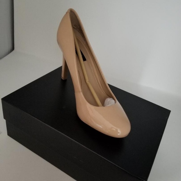 DKNY Laci Nude Patent Leather Pumps - Picture 5 of 11